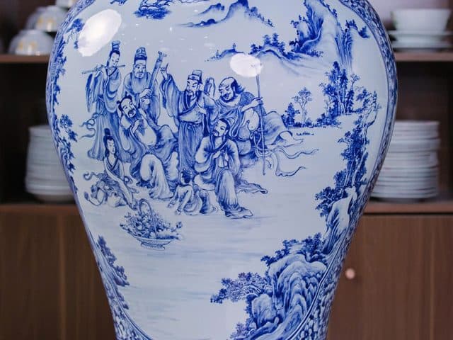 Gốm sứ Long Hầu