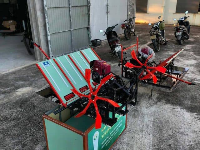 Máy cấy lúa Đại Nghĩa