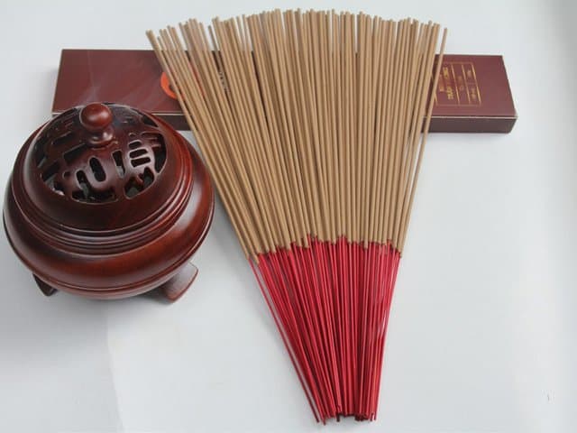 Bó hương xạ Tiến Dũng